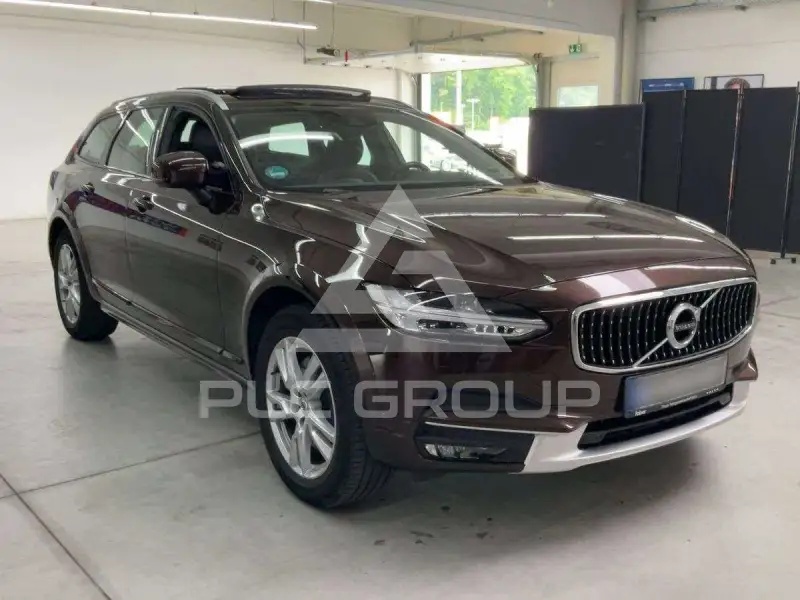 2017 Volvo V90