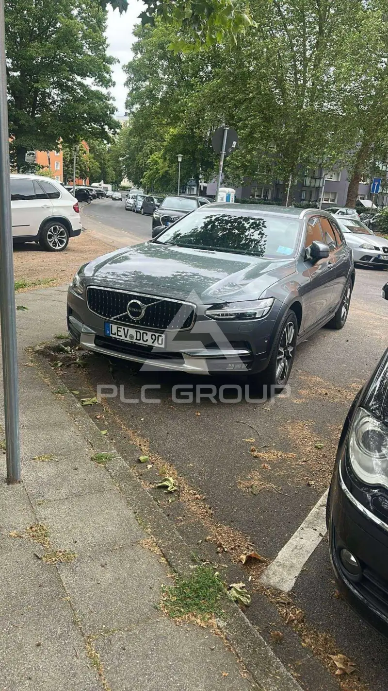 2017 Volvo V90