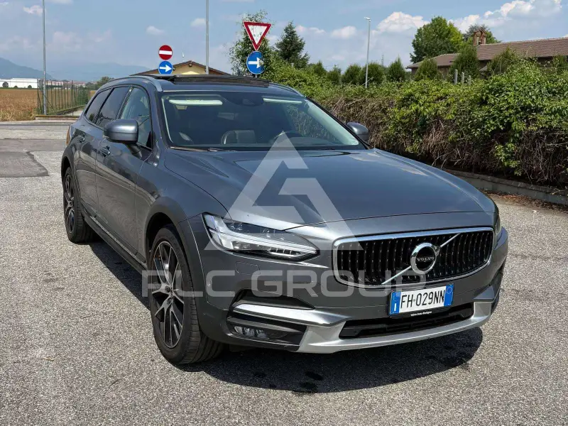 2017 Volvo V90
