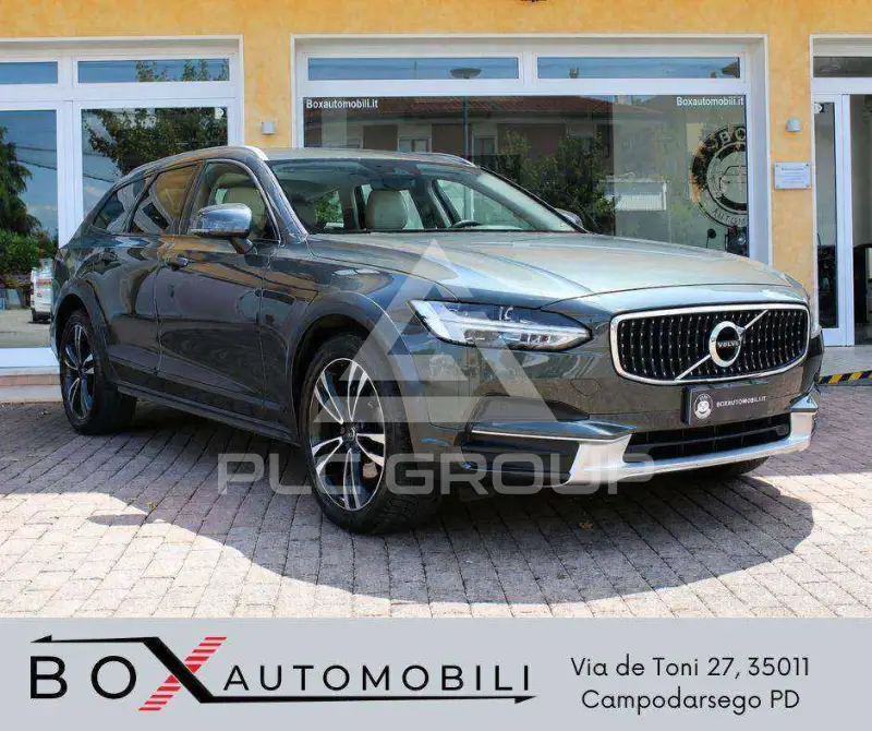 2017 Volvo V90