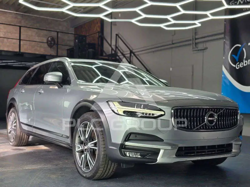 2017 Volvo V90