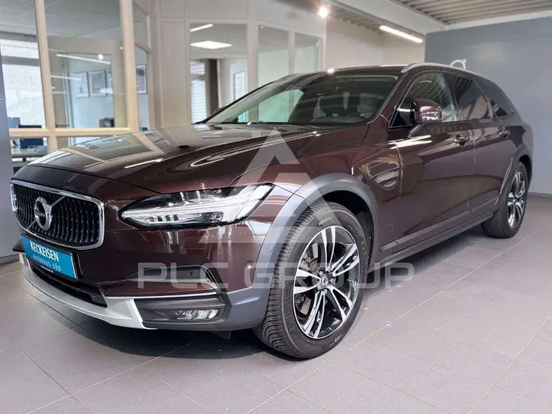 2017 Volvo V90