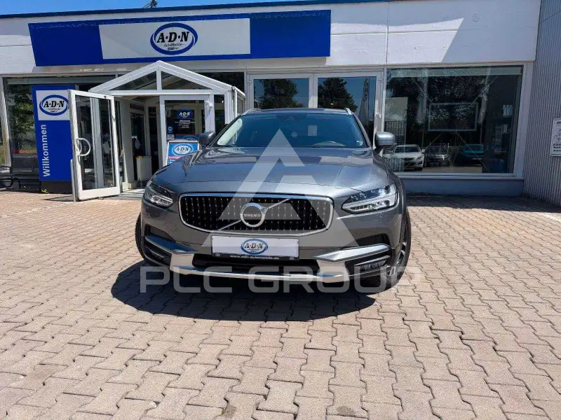 2017 Volvo V90
