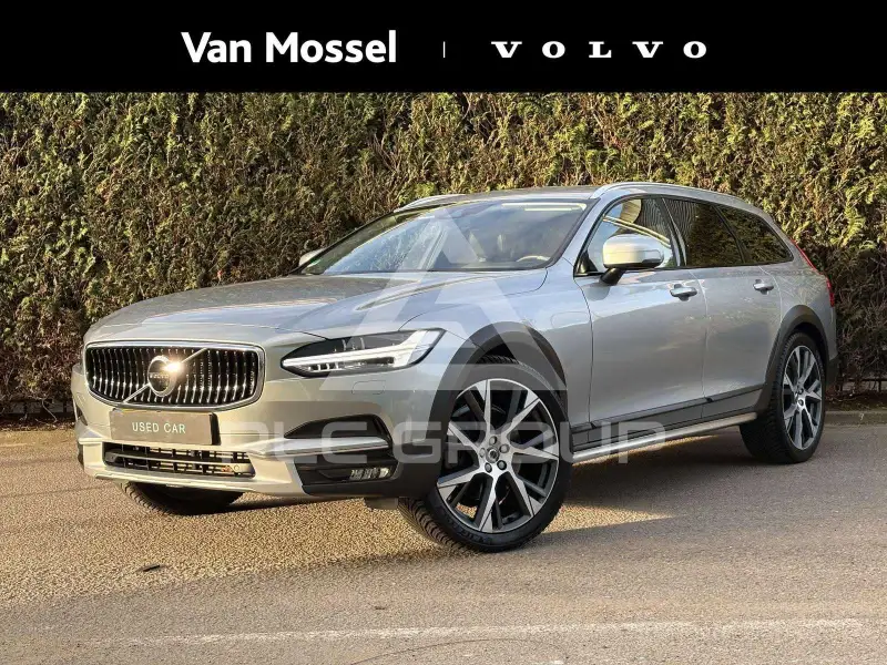 2017 Volvo V90