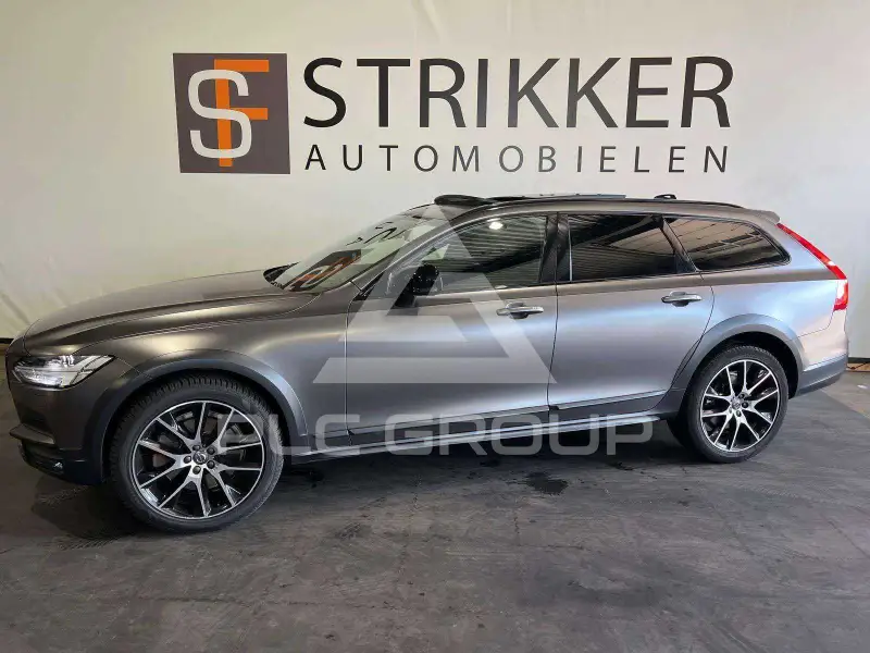2017 Volvo V90