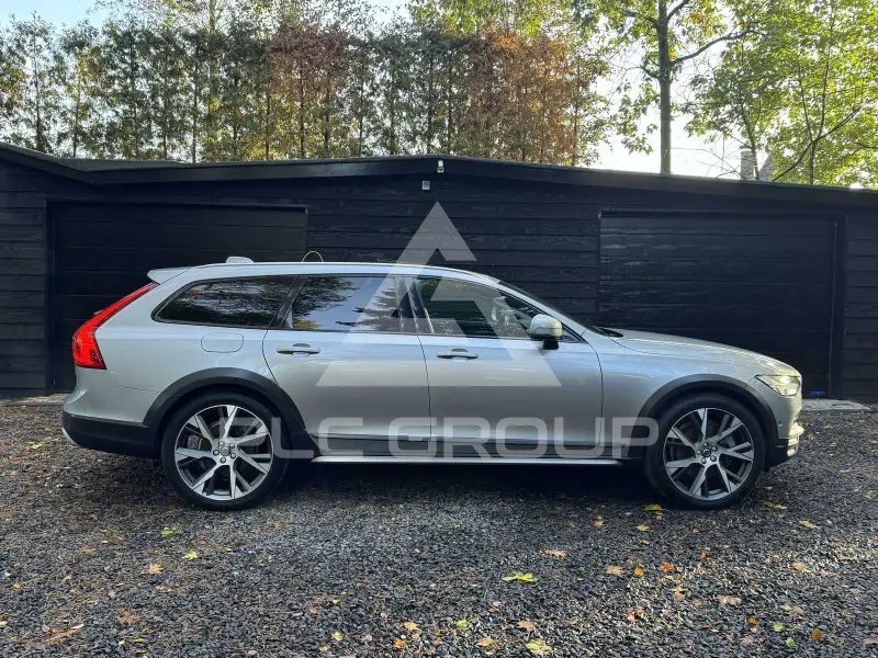 2017 Volvo V90