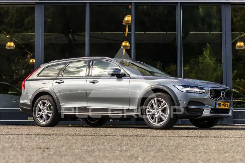 2017 Volvo V90