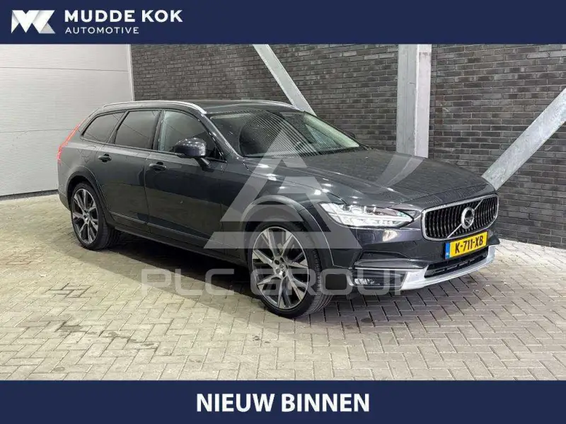 2017 Volvo V90