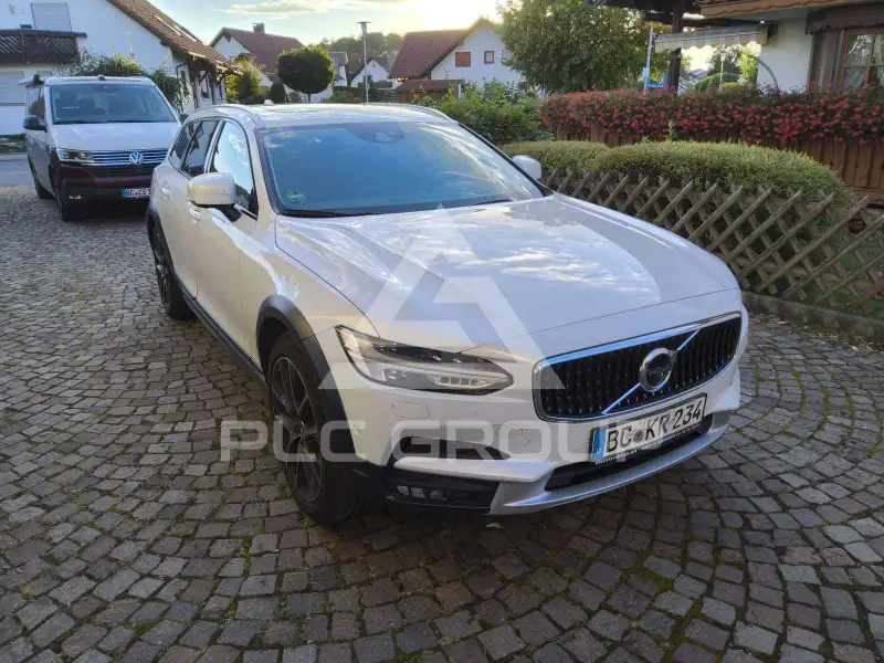 2017 Volvo V90