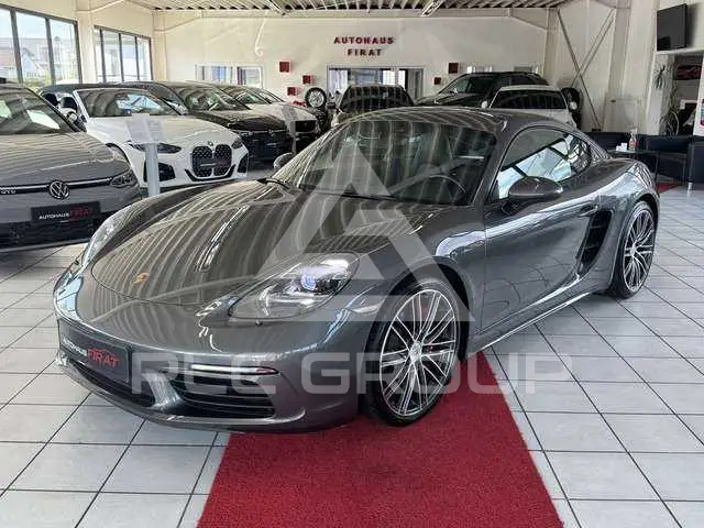 2017 Porsche Cayman