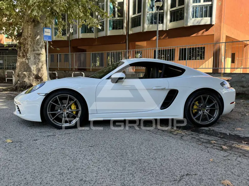 2017 Porsche Cayman