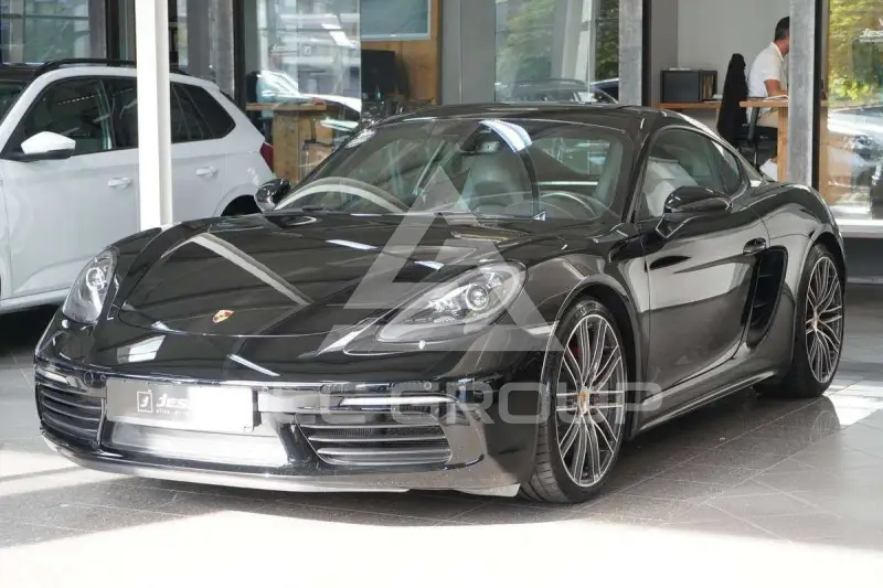 2017 Porsche Cayman