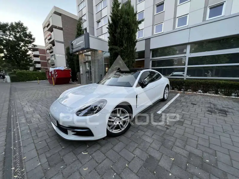 2017 Porsche Panamera