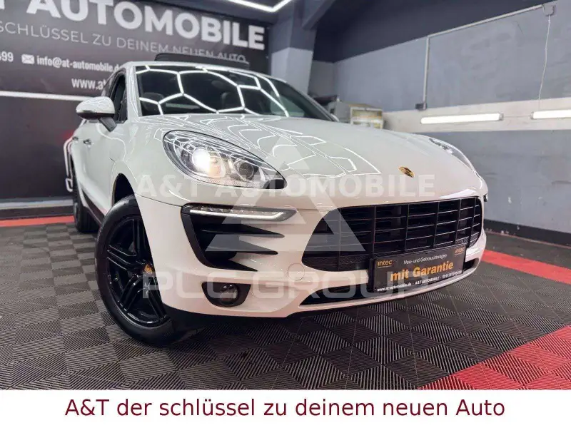 2017 Porsche MACAN