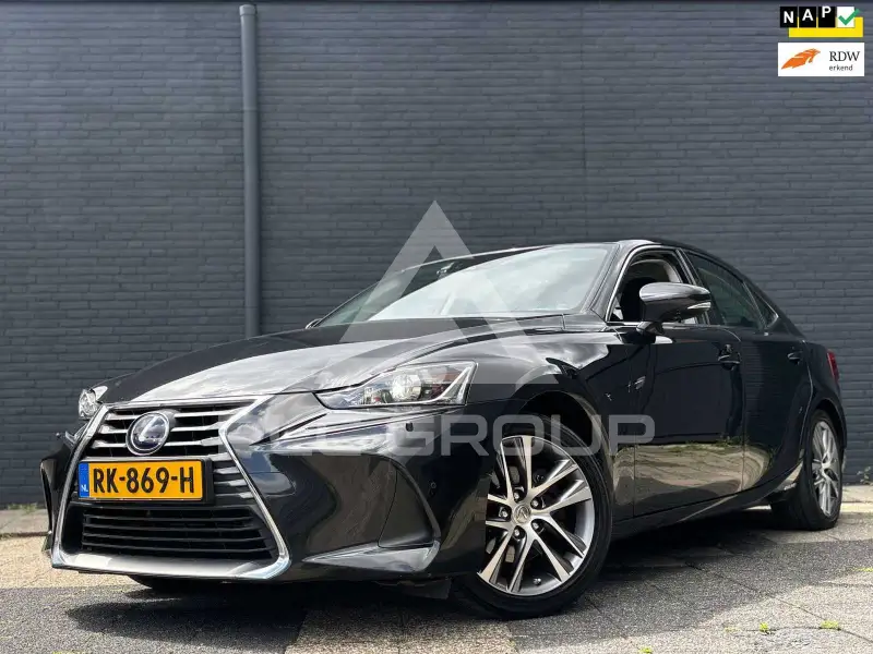 2017 Lexus IS300