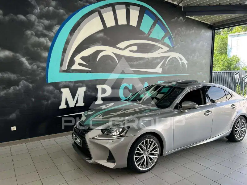 2017 Lexus IS300