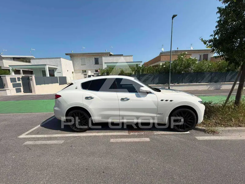 2017 Maserati LEVANTE