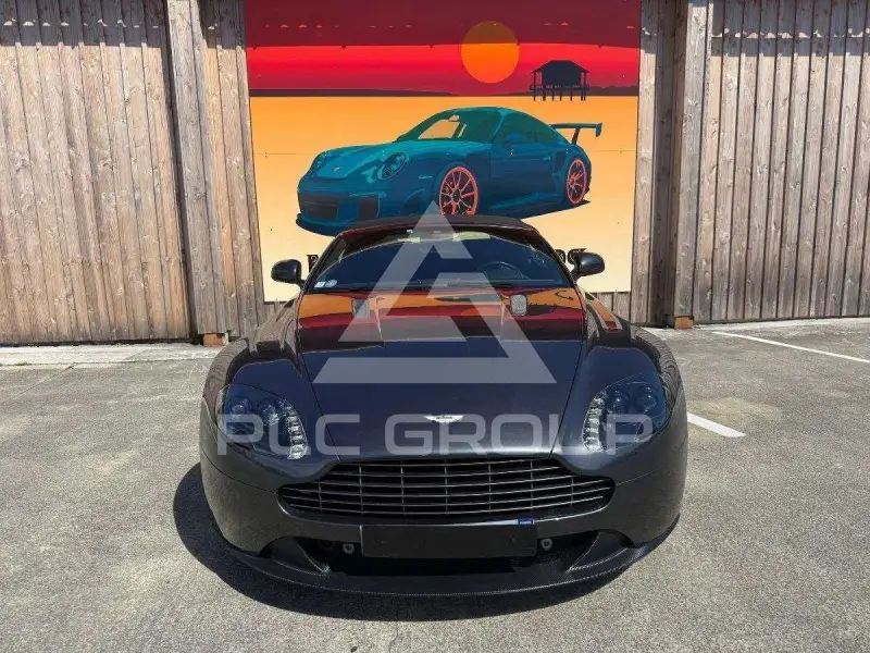2017 Aston Martin V8