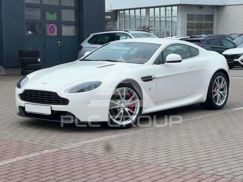 2017 Aston Martin V8