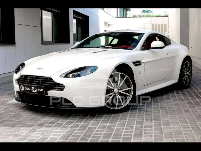 2017 Aston Martin V8