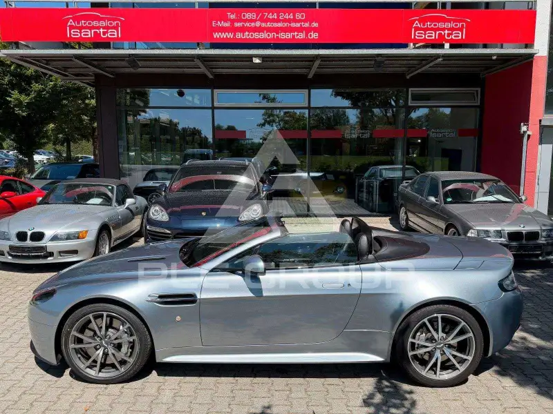 2017 Aston Martin V8