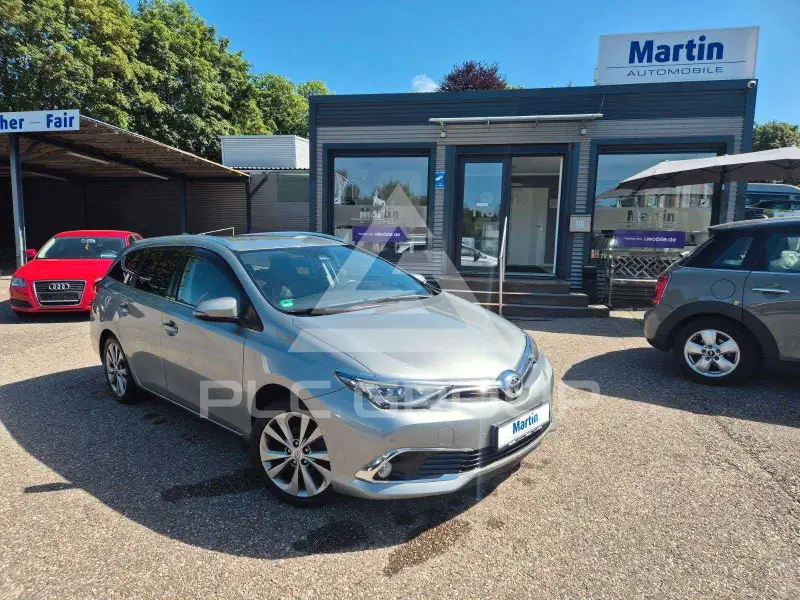 2017 Toyota AURIS