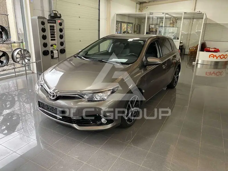 2017 Toyota AURIS
