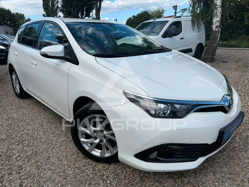 2017 Toyota AURIS