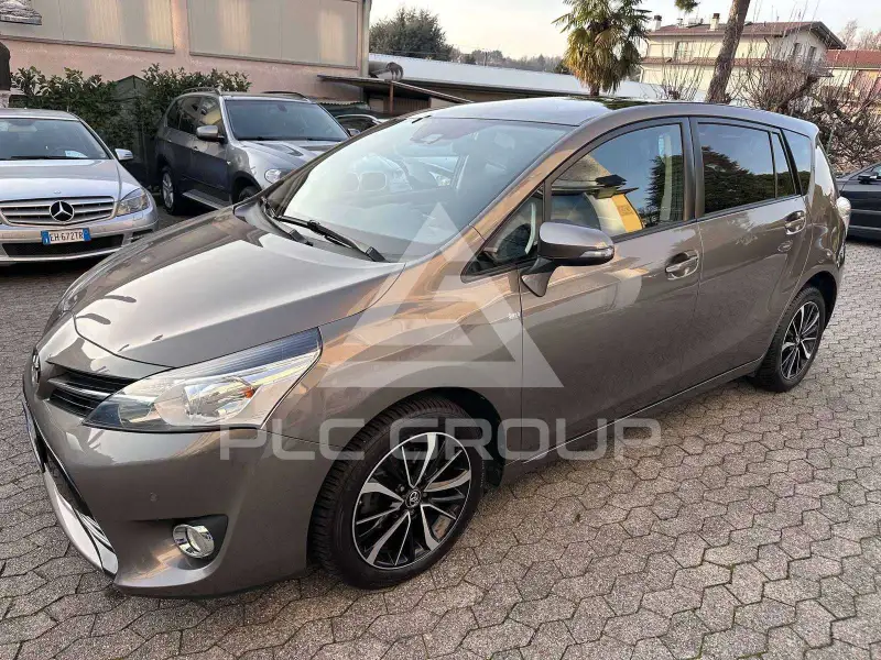 2017 Toyota VERSO