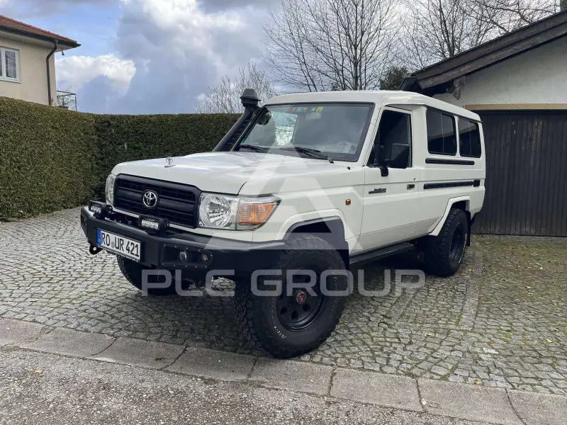 2017 Toyota LAND CRUISER