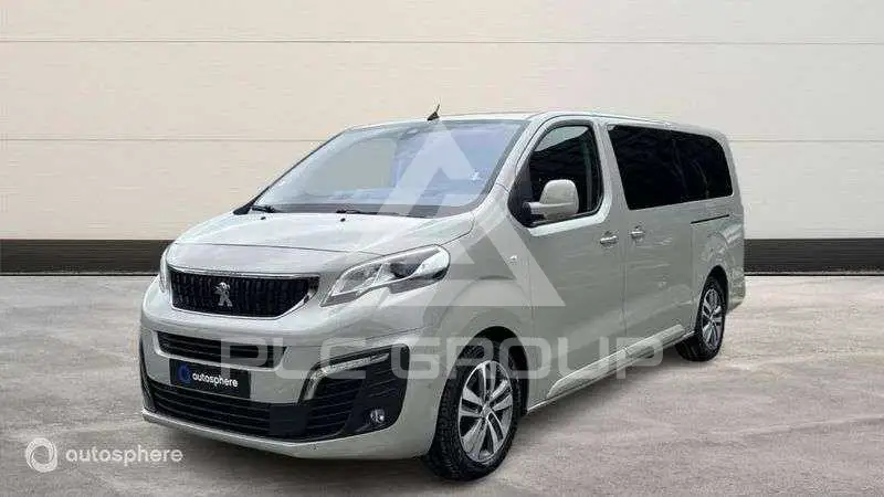 2017 Peugeot Traveller