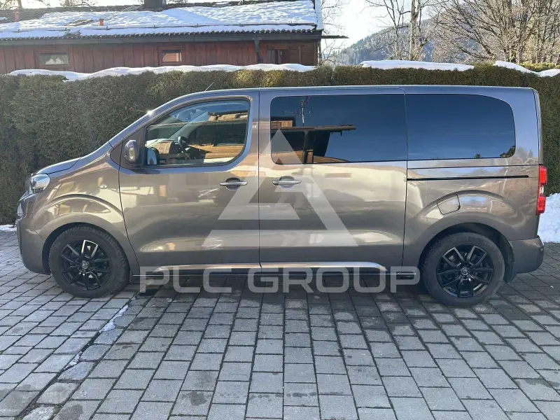 2017 Peugeot Traveller
