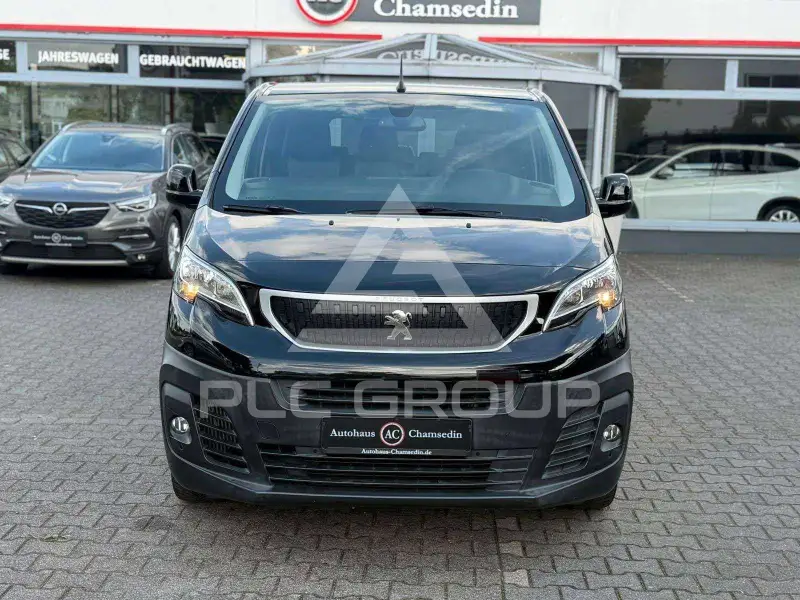 2017 Peugeot Traveller