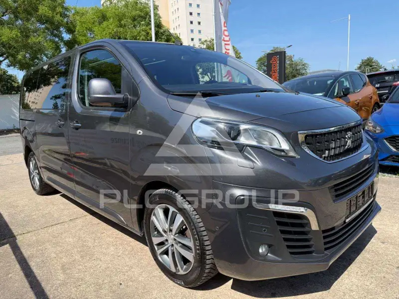 2017 Peugeot Traveller