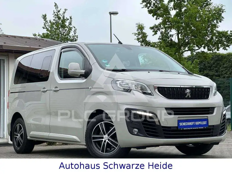 2017 Peugeot Traveller