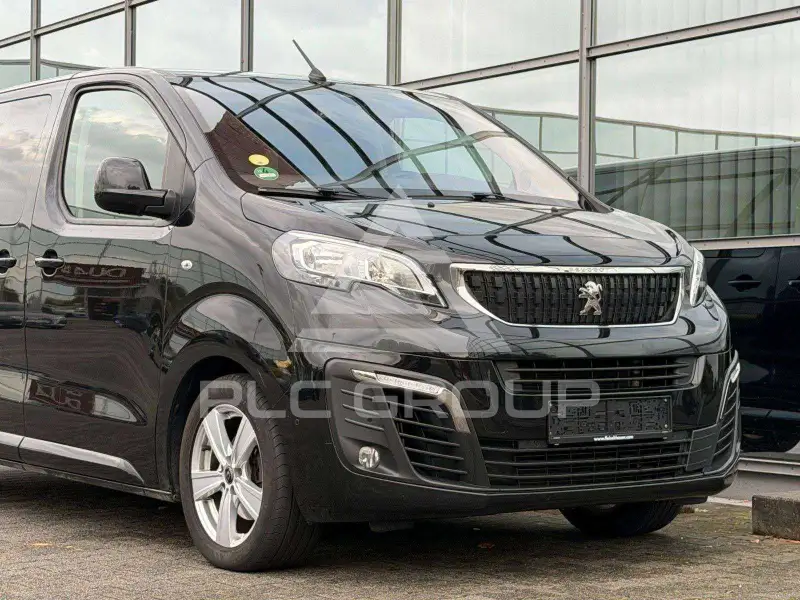 2017 Peugeot Traveller