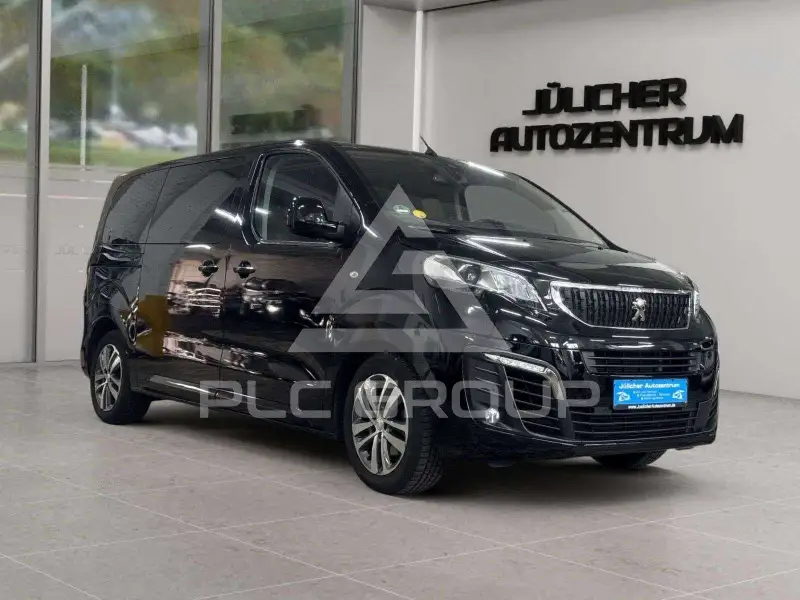 2017 Peugeot Traveller