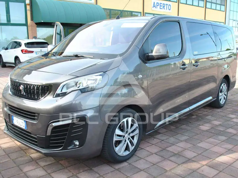 2017 Peugeot Traveller