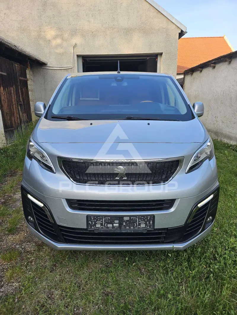 2017 Peugeot Traveller