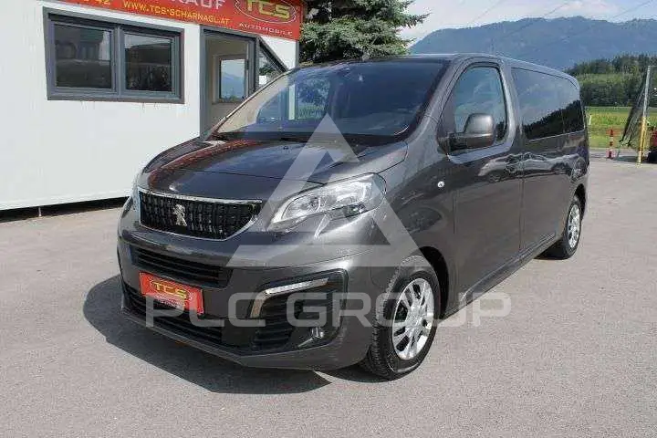 2017 Peugeot Traveller