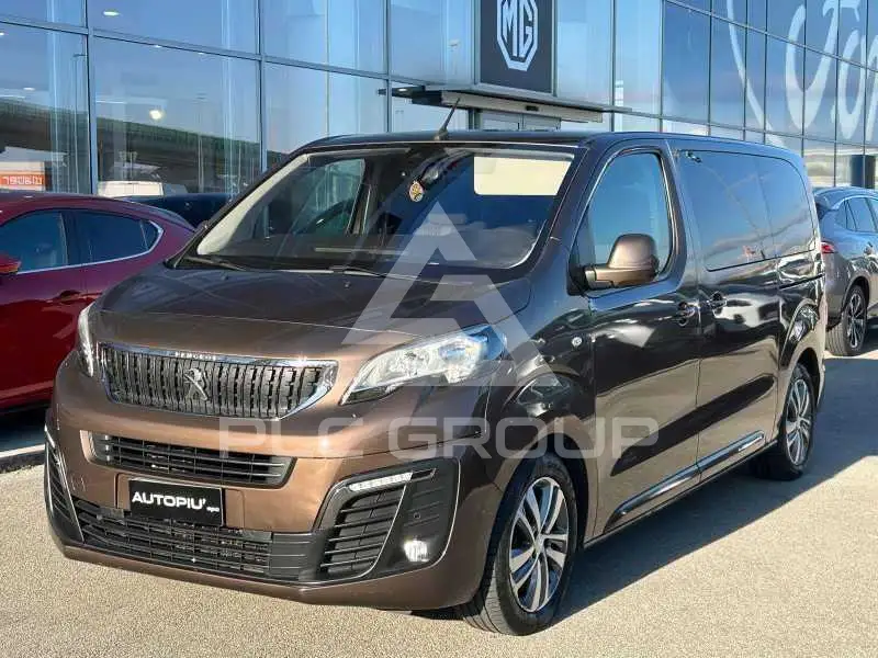 2017 Peugeot Traveller