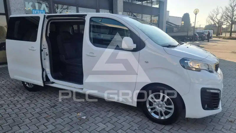 2017 Peugeot Traveller