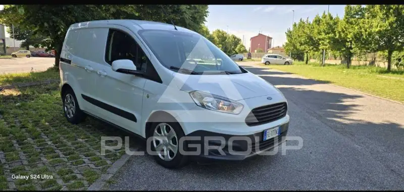 2017 Ford Courier