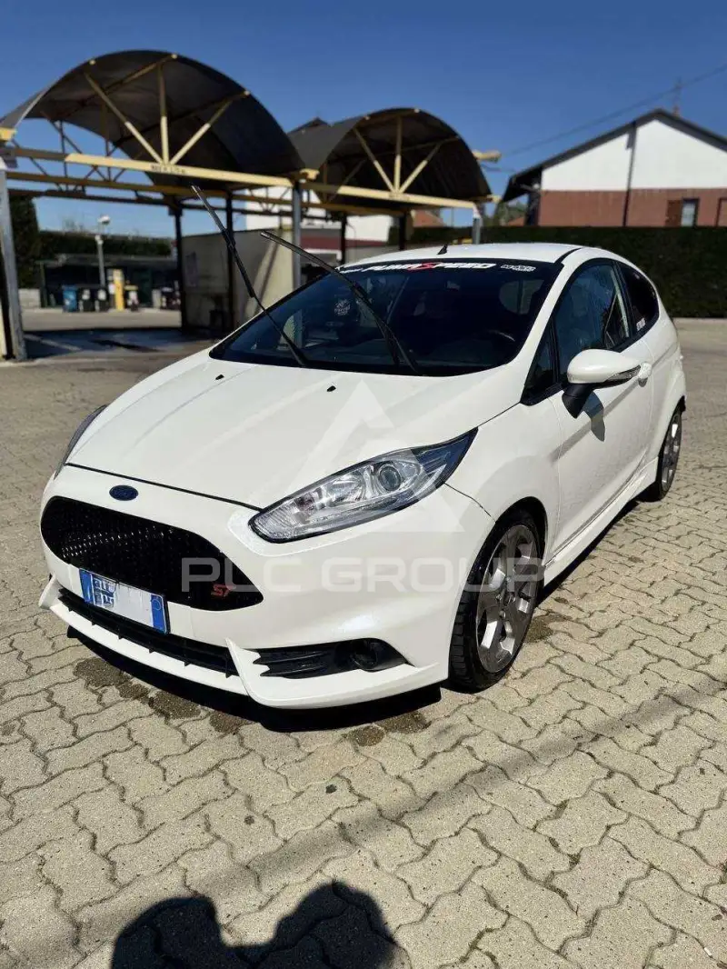 2017 Ford FIESTA