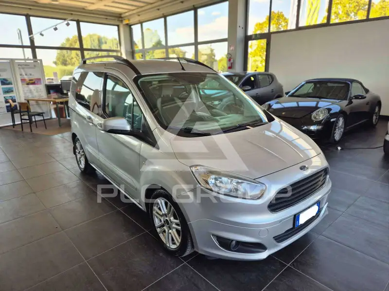 2017 Ford Tourneo