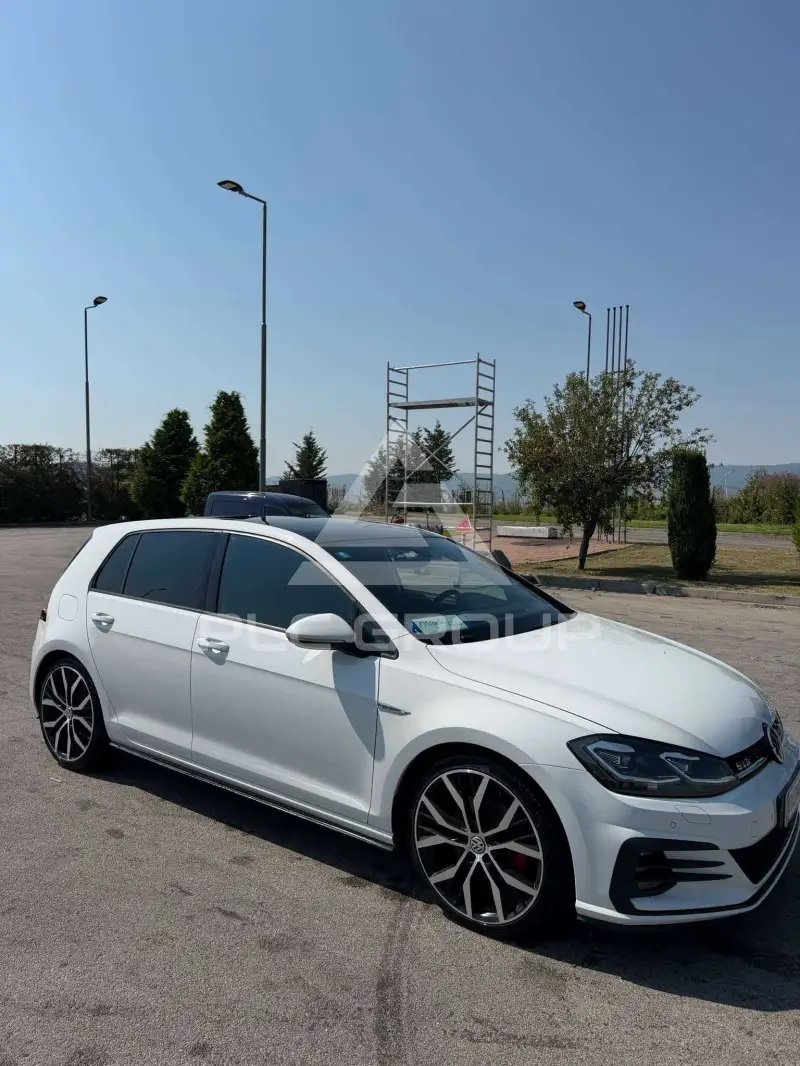 2017 Volkswagen GOLF