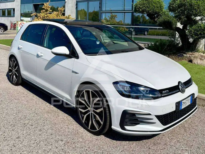 2017 Volkswagen GOLF