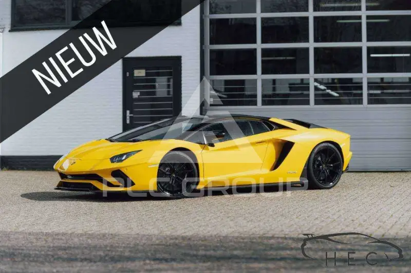2017 Lamborghini Aventador
