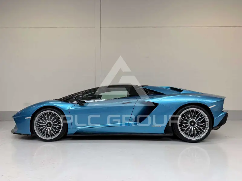 2017 Lamborghini Aventador