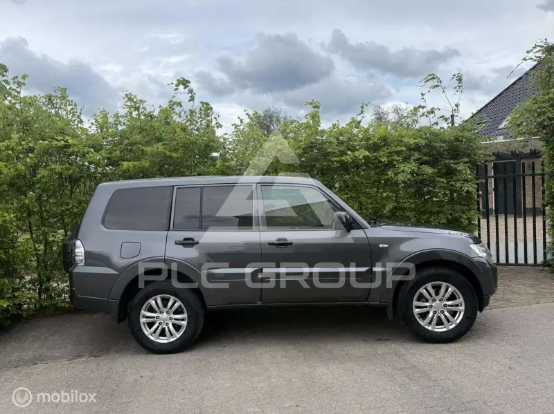2018 Mitsubishi PAJARO